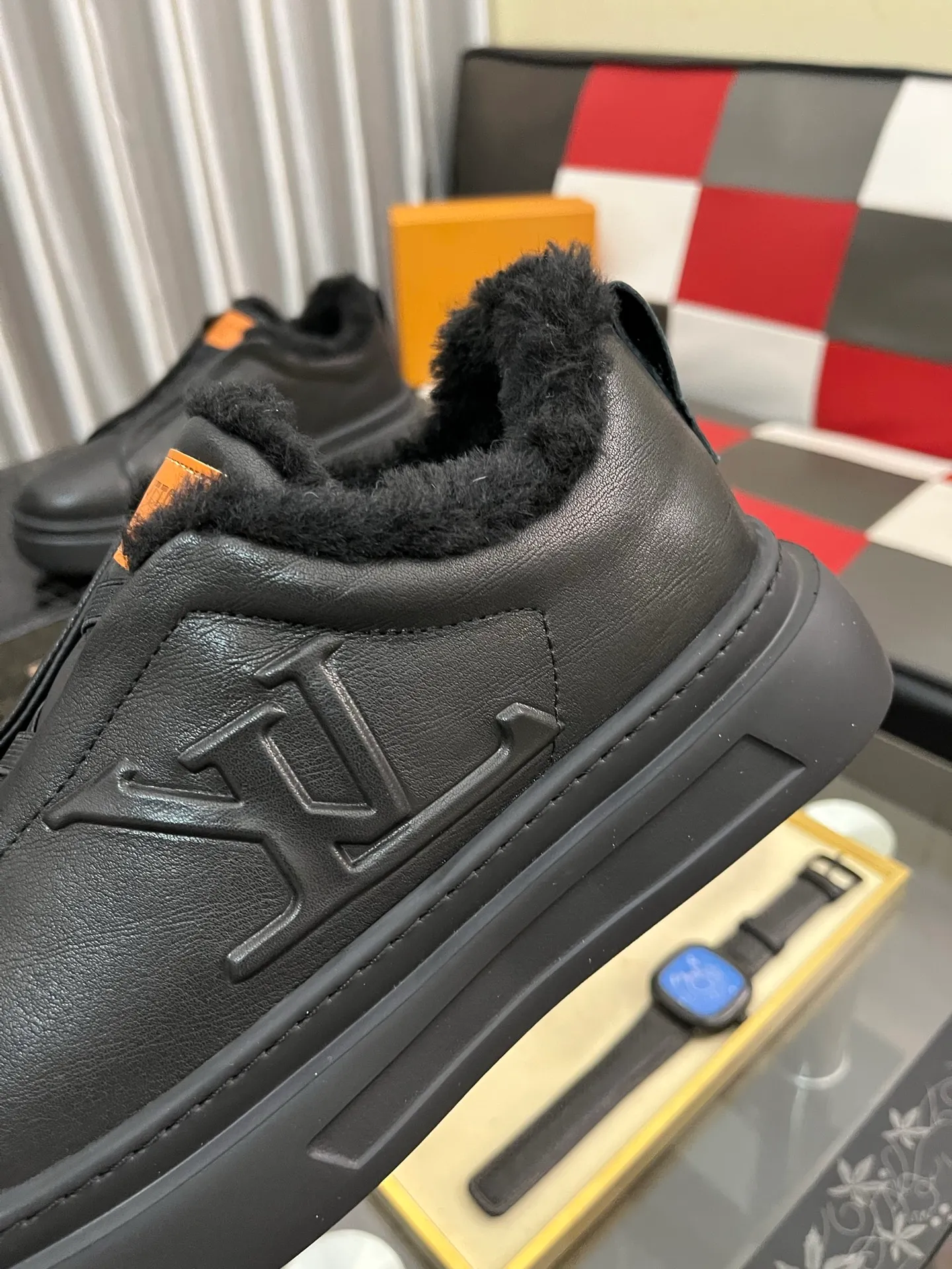 Men's shoes 💰480⌚️⌚️《Louis Vuitton/LV Louis Vuitton》casual shoes are a must-have for trendy men😍😍 Original brand imported from Italy, imported original leather, cow lining (refuse to discolor and grind feet) sole: original sole provided by the original factory, French lazy style design ⚠️fitting on the feet. Original quality super comfortable original sole. Code number: 38-442️⃣Colors available